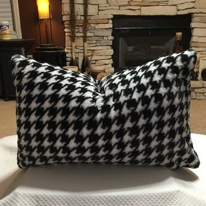 Adrienne Landau houndstooth pillow